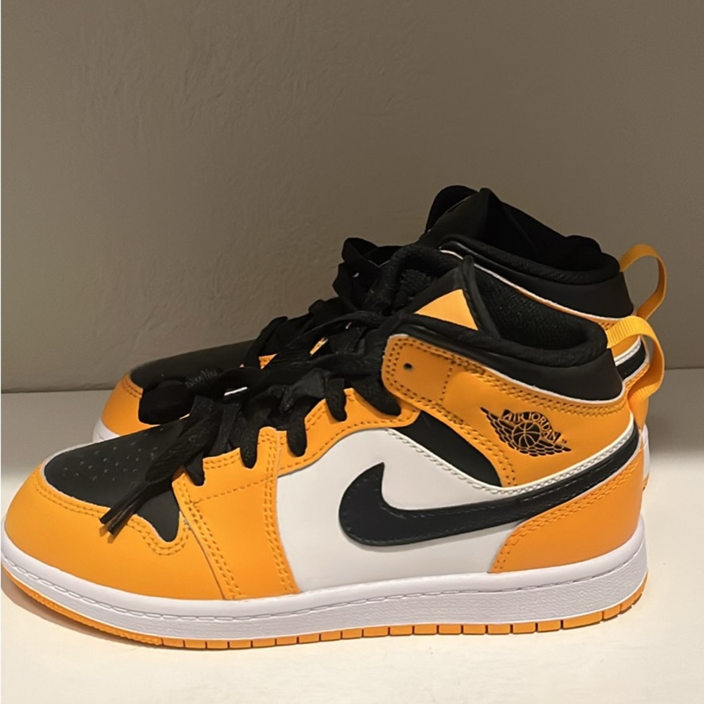 Nike Black and Orange Sneakers High-Top Design